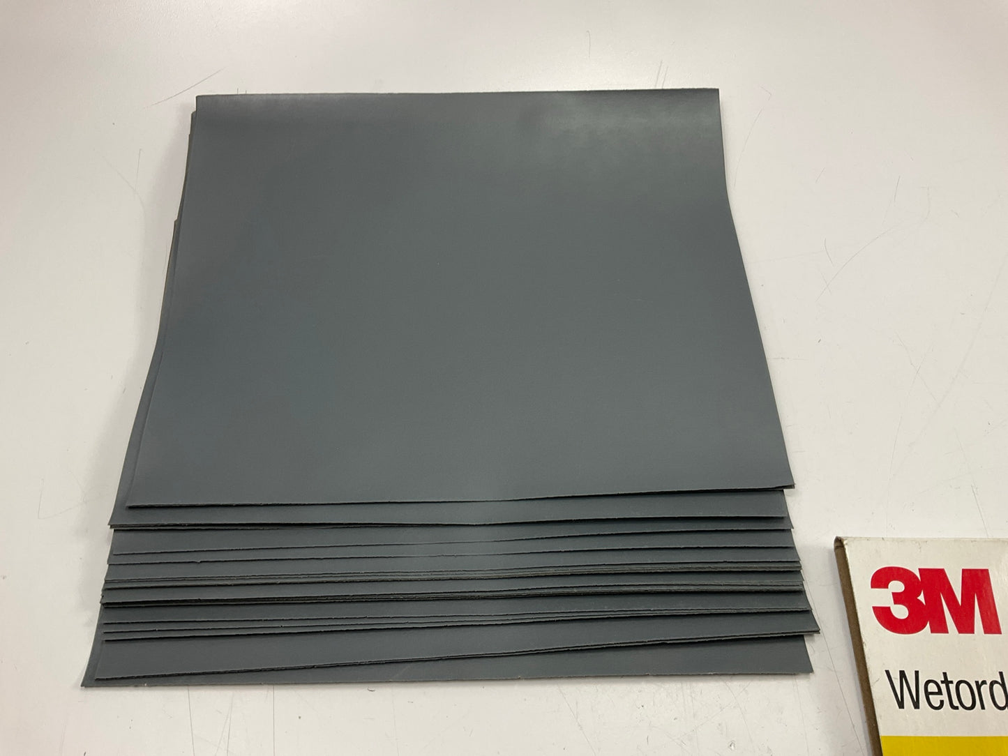 3M 02000 Wetordry Abrasive Sandpaper Sheets 9'' X 11'' , 600A Grit, Pack Of (39)