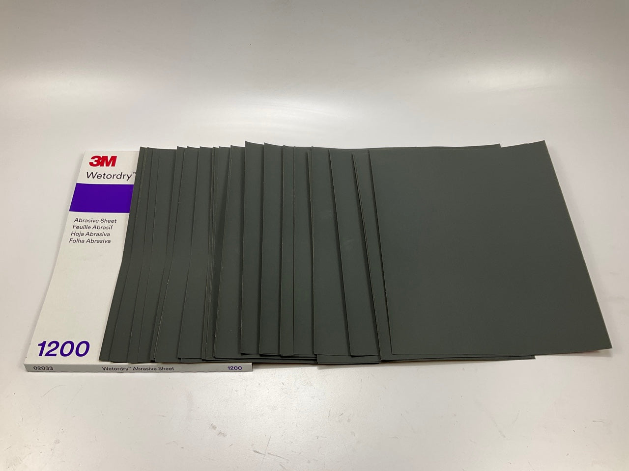 3M 02033 Wet Or Dry Abrasive Sandpaper Sheet 401Q, 1200+ Grit, 9''x11'', 50 Sheets