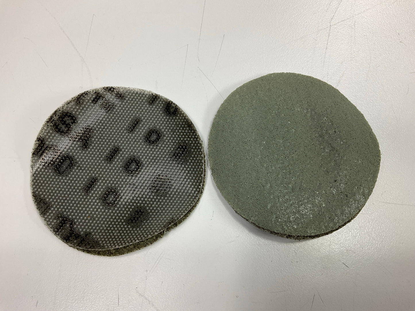 3M 02068 Trizact Hookit II 3'' P1000 Grit Non-Vacuum Blending PSA Disc, 15 Pcs