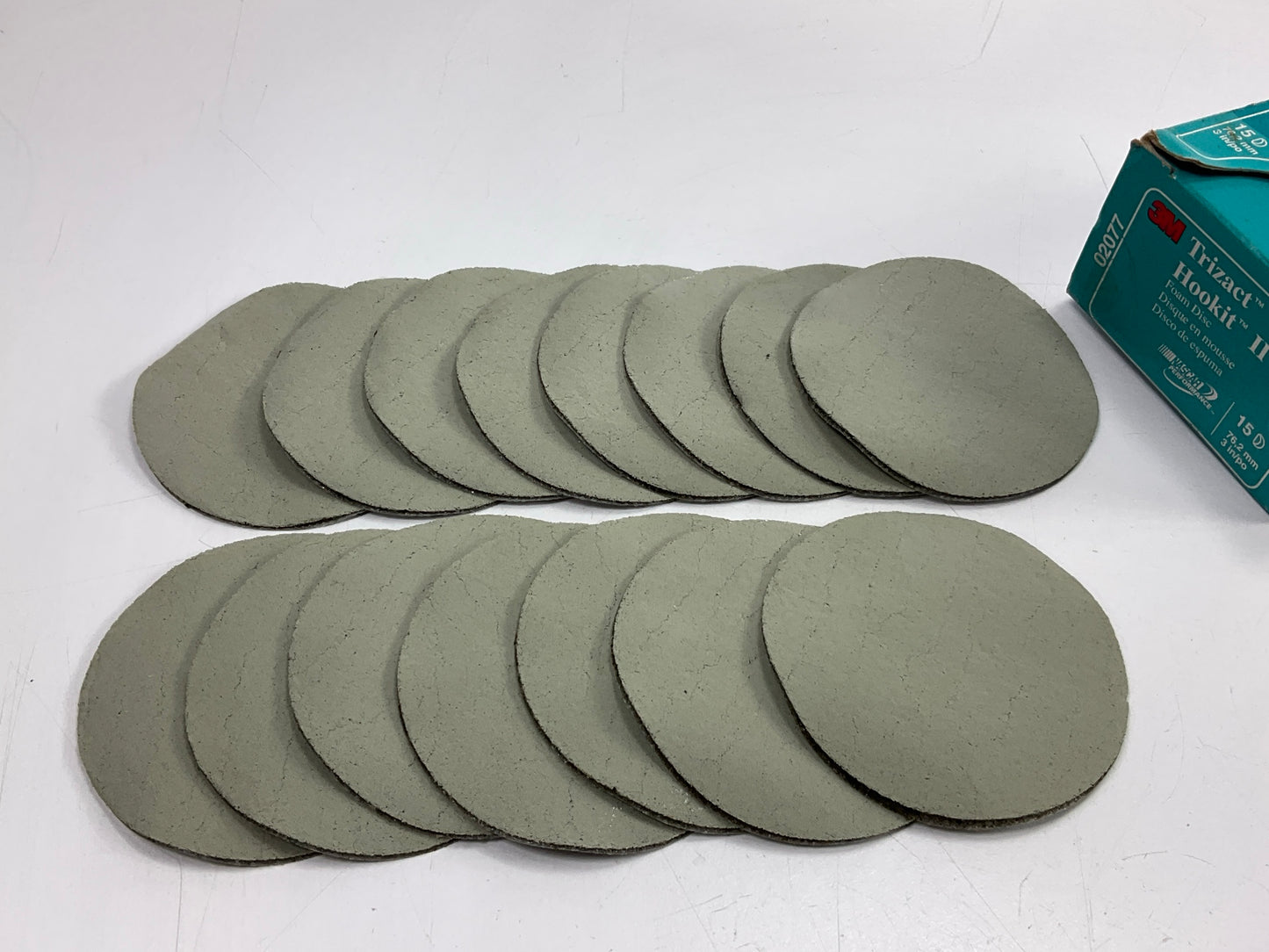 3M 02077 Trizact Hookit 3'' Foam Abrasive Disc 3000 Grit, 15 Pcs