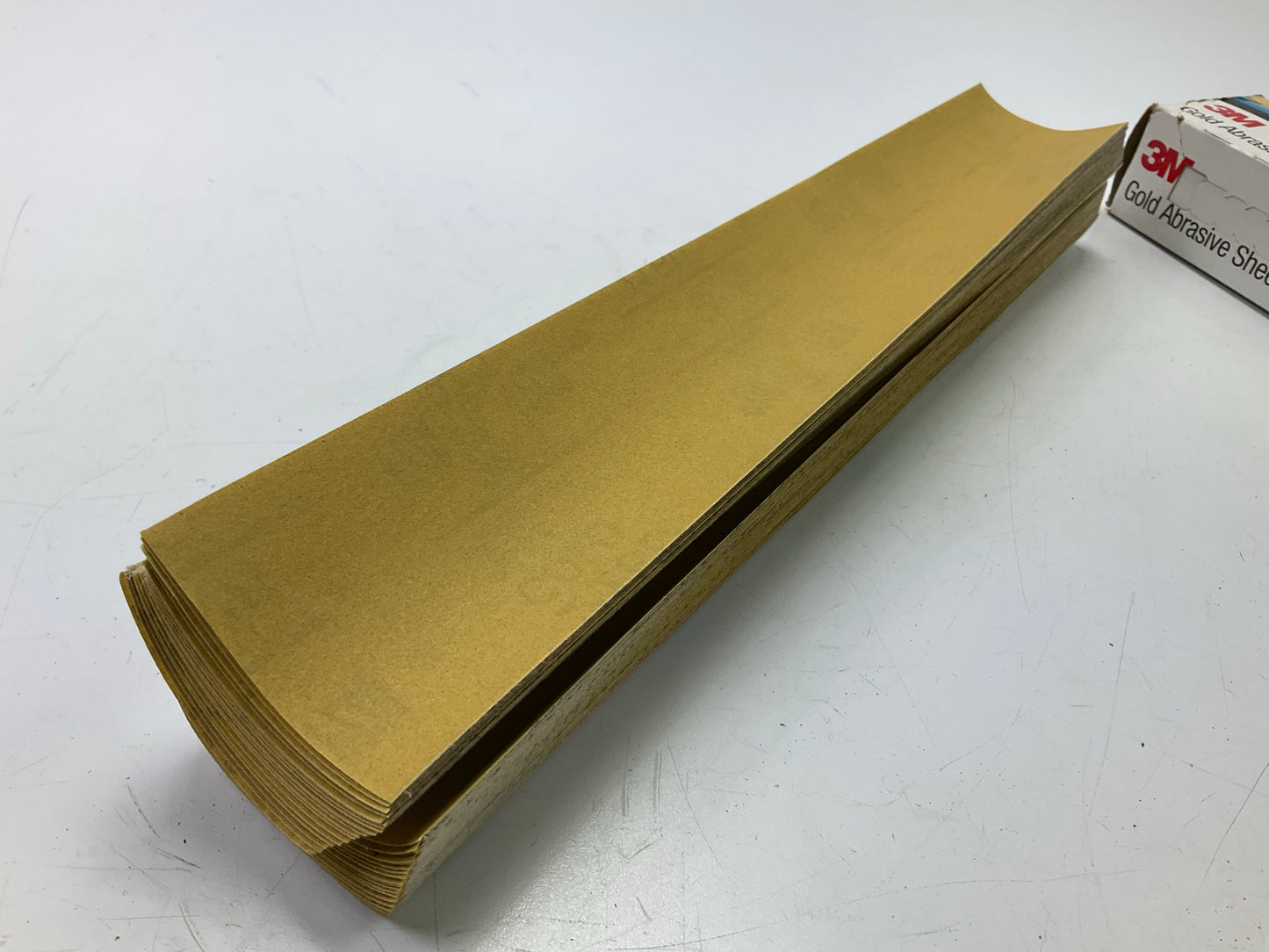 3M 02469 Hookit Gold Sandpaper Sheet, P220, 2-3/4 In X 16 In, Pack Of (50)
