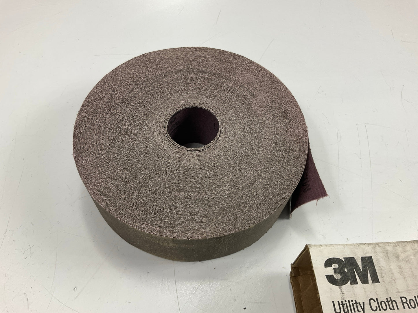 3M 05044 Utility Cloth Sanding Roll 2'' X 50 Yard 211k 240 Grit