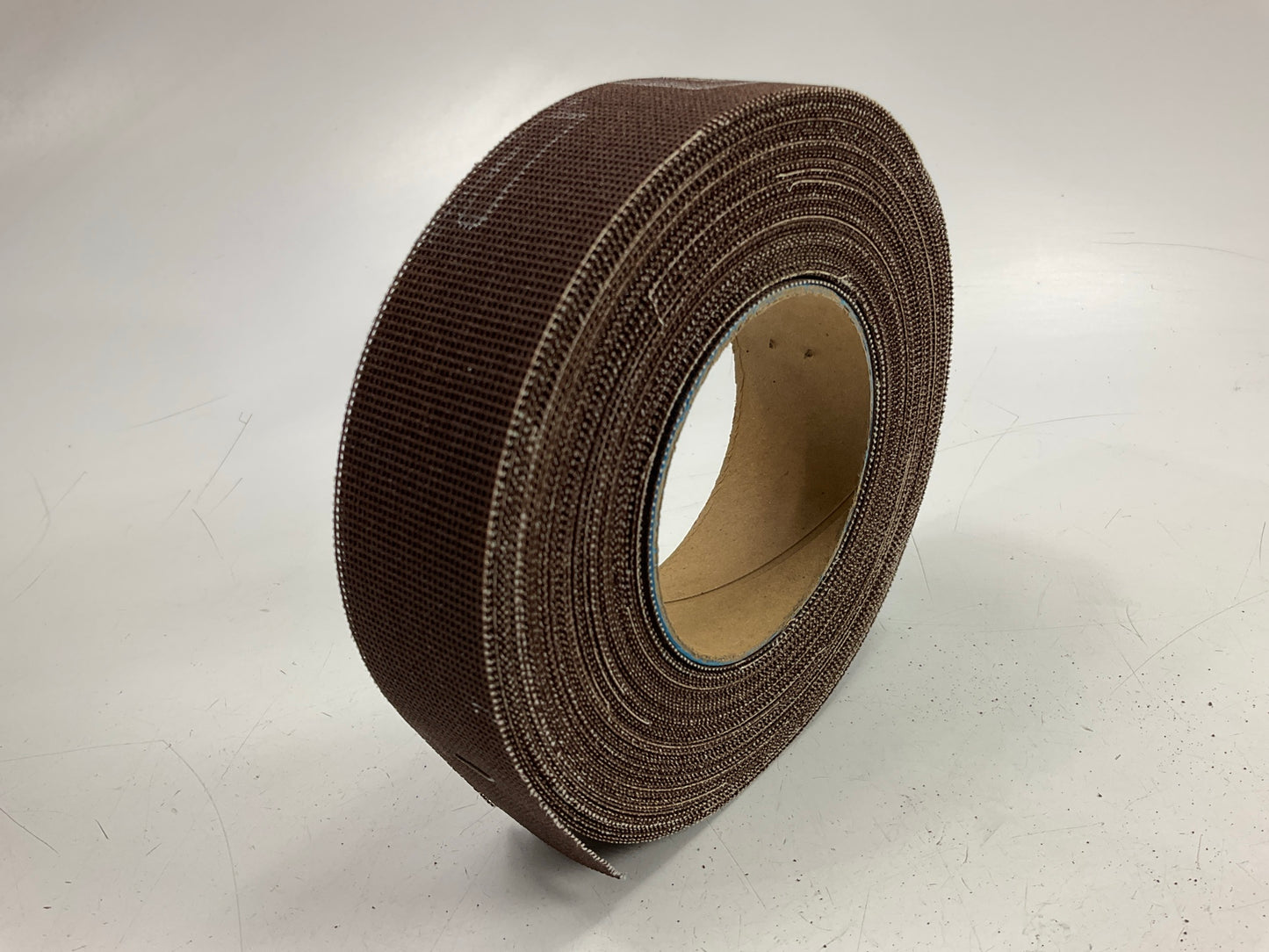 3M 05072 Wetordry 281W Sanding Cloth Roll - 1-1/2'' X 25 Yard, 120 Grade