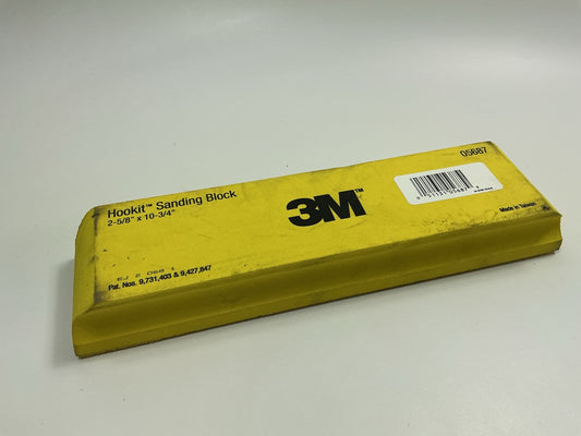 3M 05687 Hookit Auto Body Hand Sanding Block - 2-5/8'' X 10-3/4''