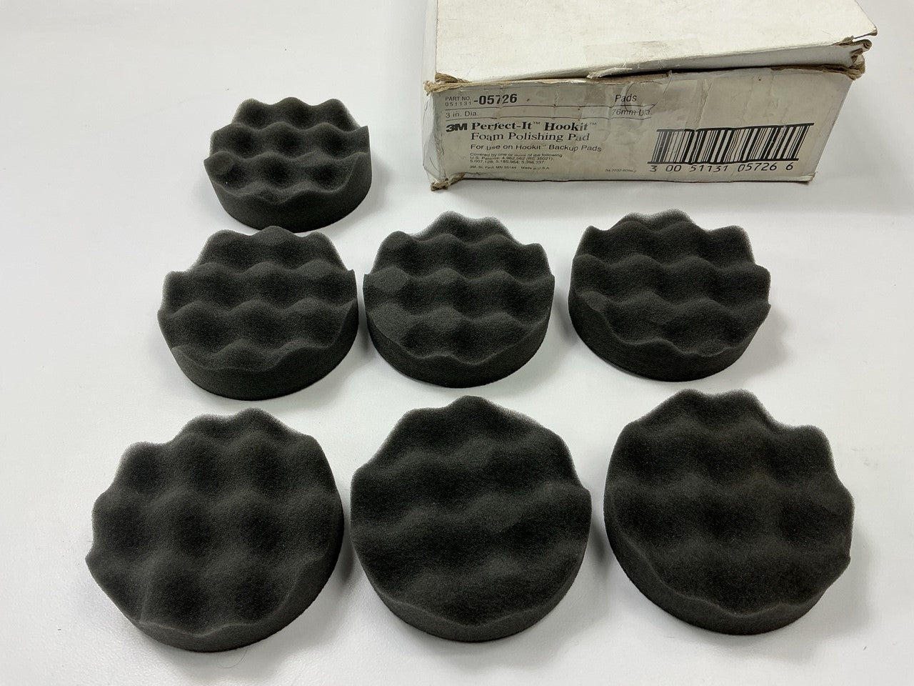 (7) 3M 05726 Perfect-it Hookit Foam Polishing Pad, Waffle Face, 3''