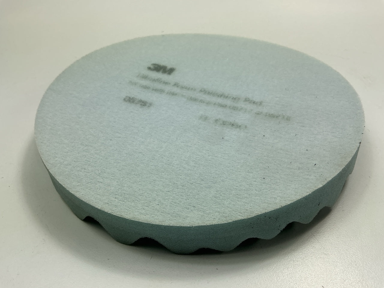 3M 05751 Ultrafine Single-Sided 8 In. Foam Auto Body Polishing Pad (SINGLE PAD)