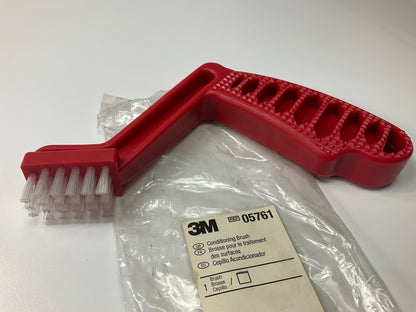 3M 05761 Conditioning Brush Residue Removal Tool For Foam & Wool Buffing Pads