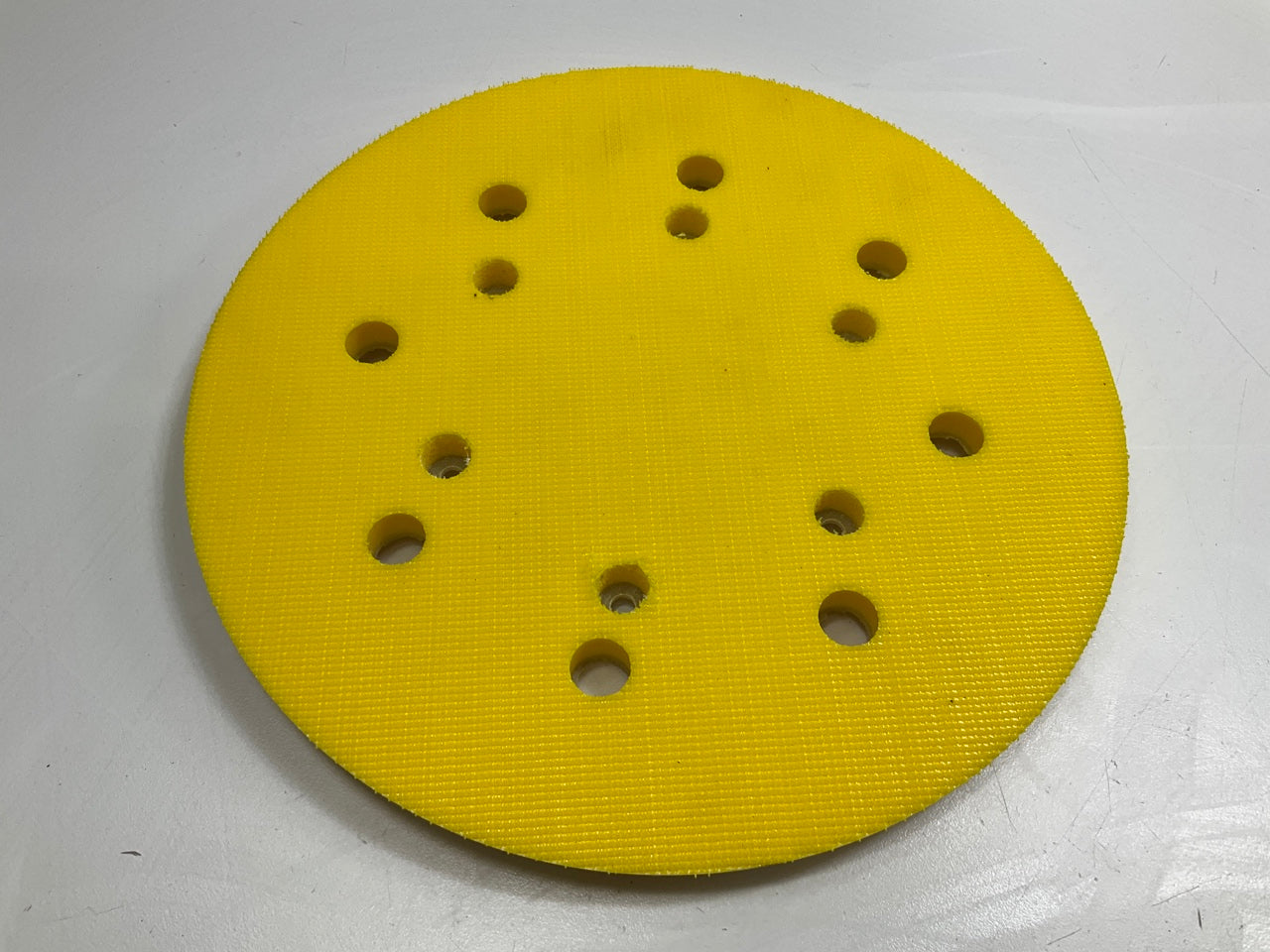 3M 05782 Hookit Disc Pad, Dust Free, 8'' Diameter