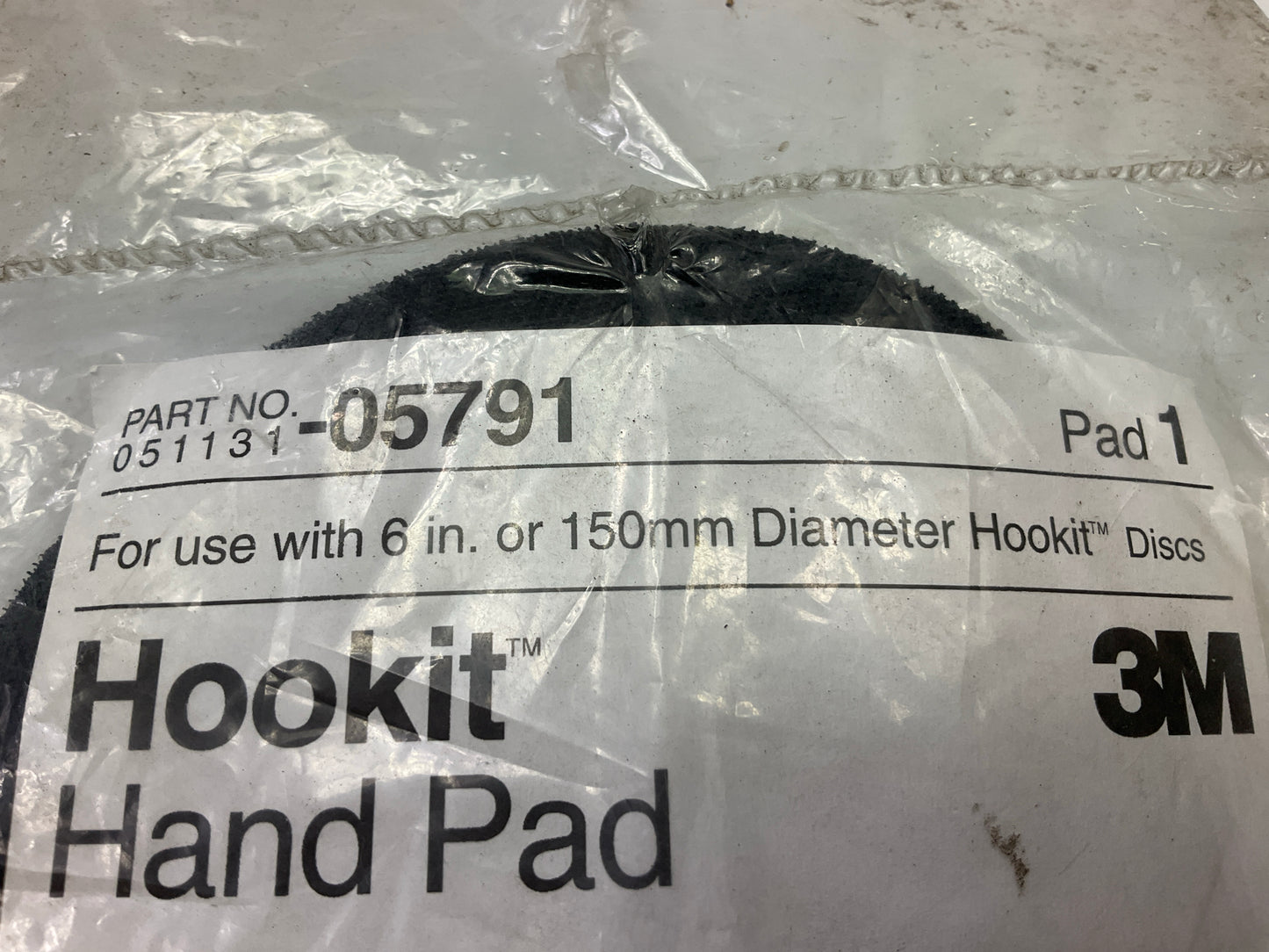 3M 05791 6'' Hookit Disc Hand Pad With Hand Strap