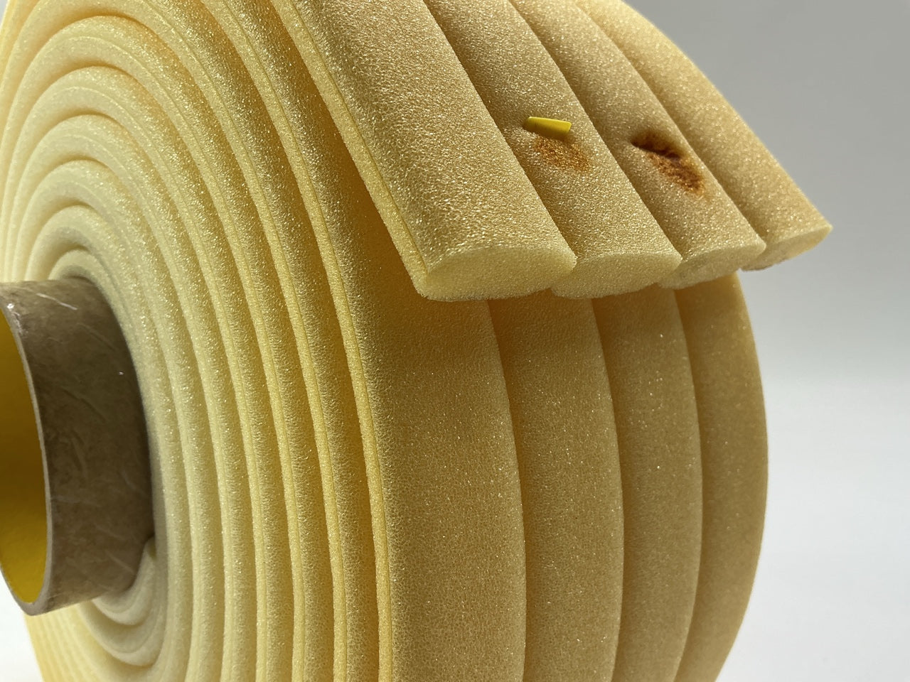 DAMAGED 3M 06296 Soft Edge Foam Masking Tape 28mm Thick 1'' Wide X 21.8 Yds Long