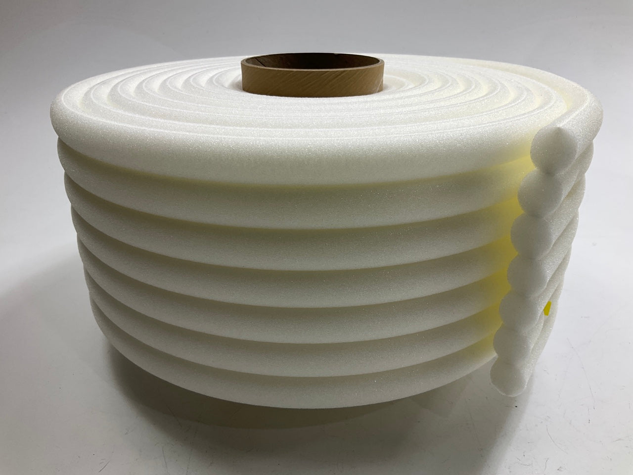 3M 06298 Soft Edge Foam Masking Tape, 19 Mm Width (.75 Inches) X 35m