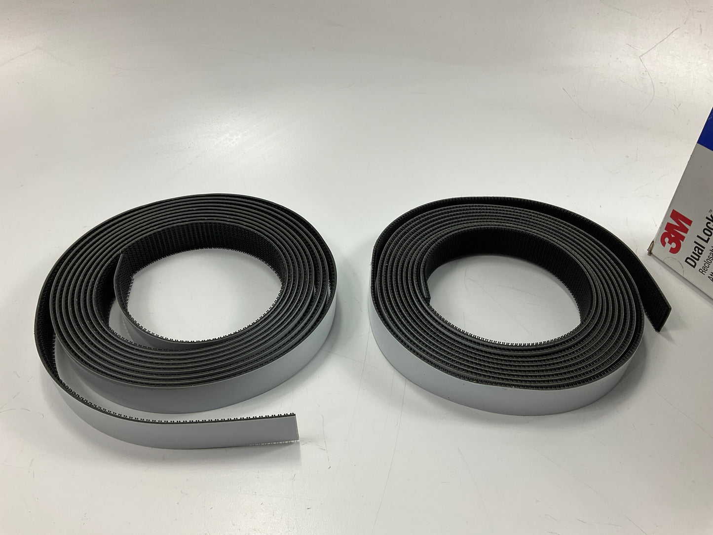 3M 06483 Dual Lock Reclosable Fastening System,  1'' X 4.9 Yards