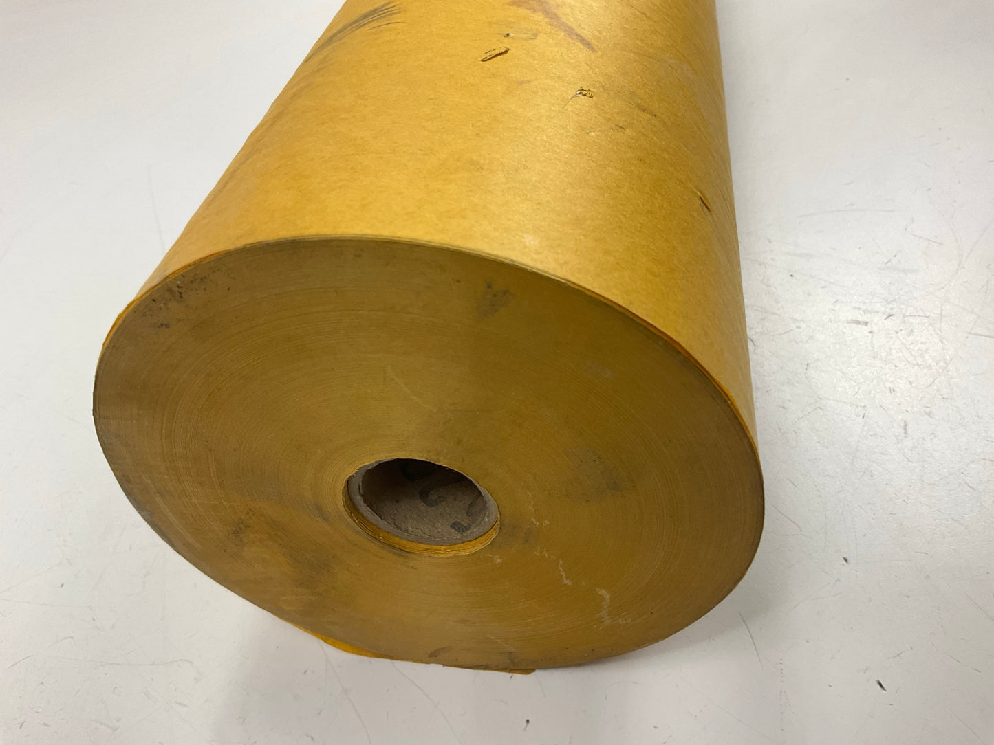 3M 06718 Scotchblok 18'' X 750 Feet Auto Body Masking Paper, 1 Roll