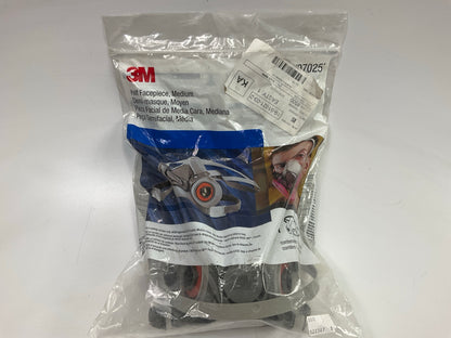 New 3M 6200/07025 Half Facepiece Reusable Respirator Mask - Size Medium