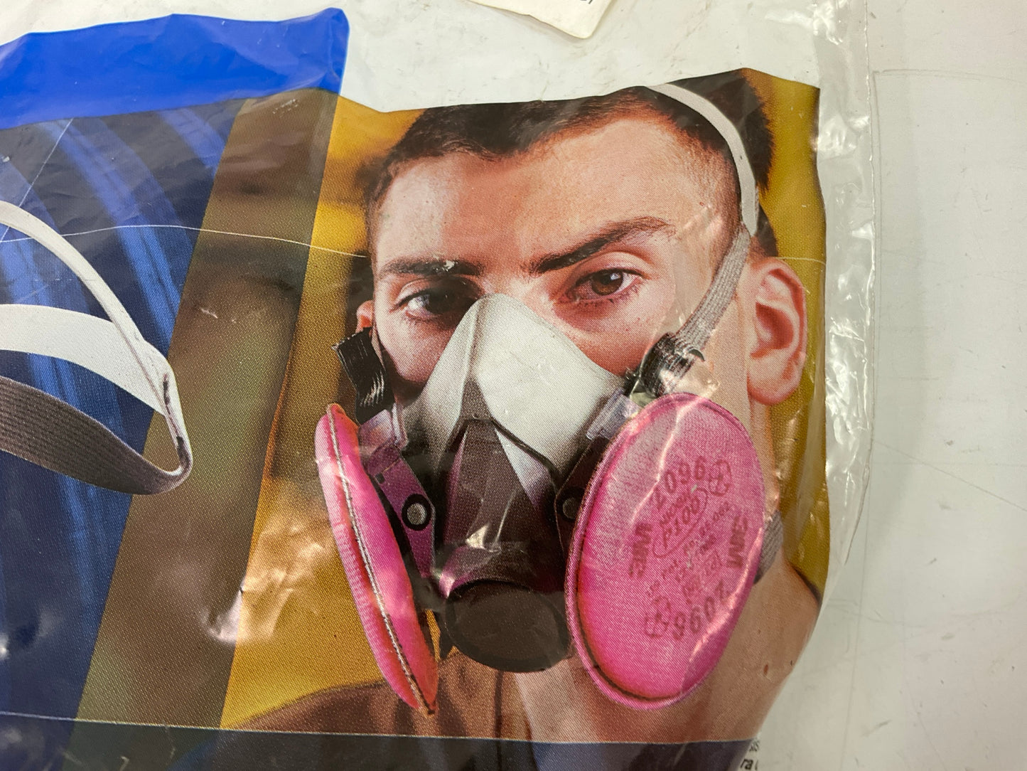 New 3M 6200/07025 Half Facepiece Reusable Respirator Mask - Size Medium