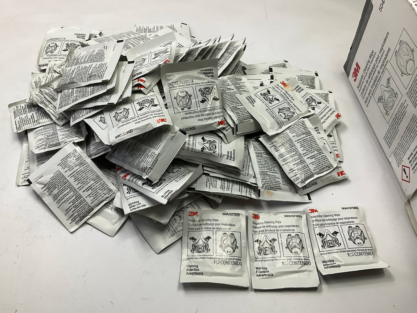 3M Automotive 7065 Respirator Cleaning Wipe 504, 100 Per Box