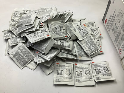 3M Automotive 7065 Respirator Cleaning Wipe 504, 100 Per Box