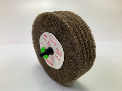 3M 07410 Scotch-Brite Roloc 4'' X 1.25'' Rivet Cleaning Disc - Medium Grit Sanding