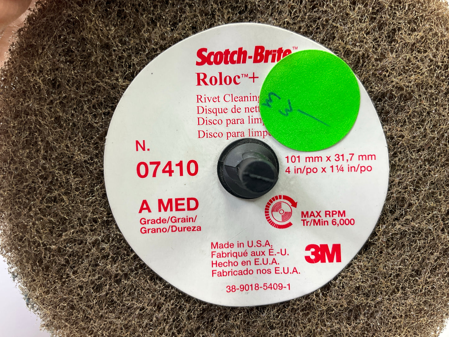 3M 07410 Scotch-Brite Roloc 4'' X 1.25'' Rivet Cleaning Disc - Medium Grit Sanding