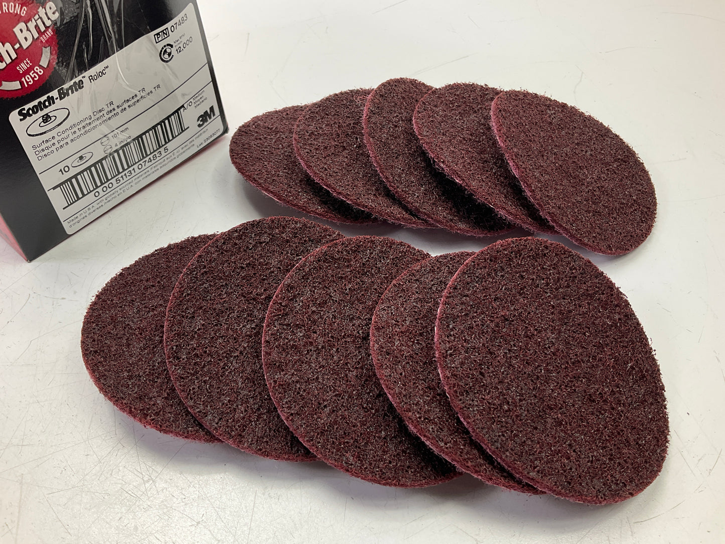 3M 07483 4'' Medium Scotch Brite Roloc Surface Conditioning Discs (10 / Pack)