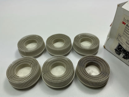 3M 07529 3'' Scotch-Brite Roloc Bristle Discs, 120 Grit, Fine, 6 / PACK
