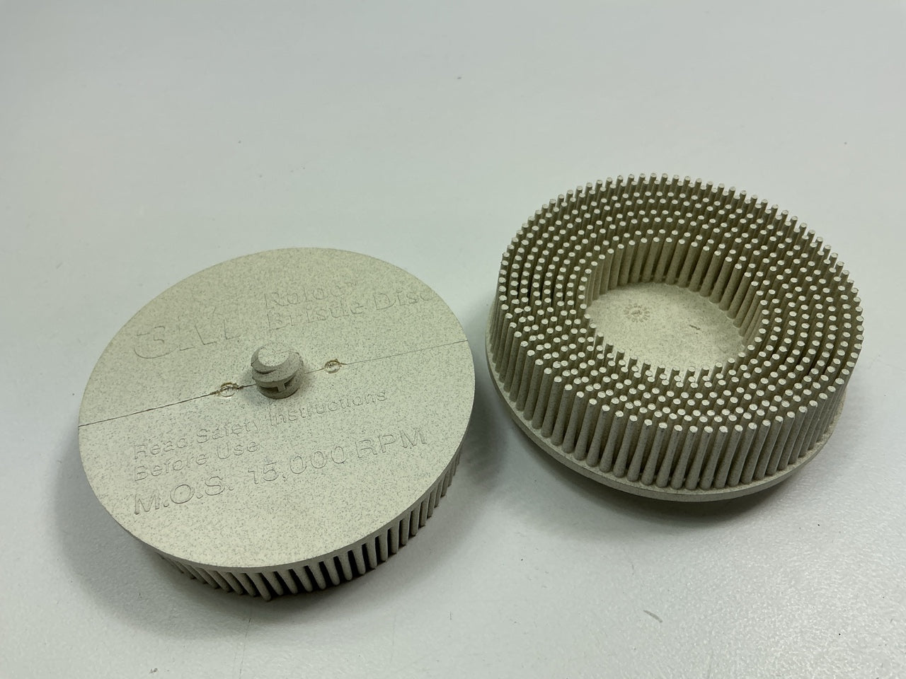 3M 07529 3'' Scotch-Brite Roloc Bristle Discs, 120 Grit, Fine, 6 / PACK