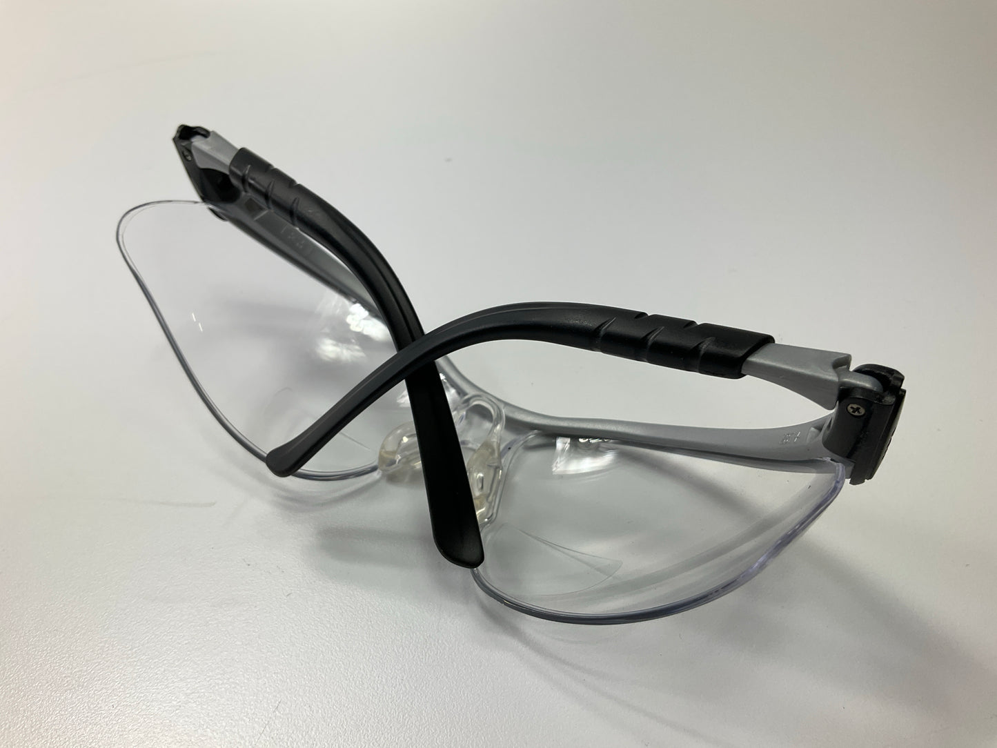 3M 11374 BX Protective Eyewear Silver Frame Anti Fog Lens Glasses +1.5 Diopter