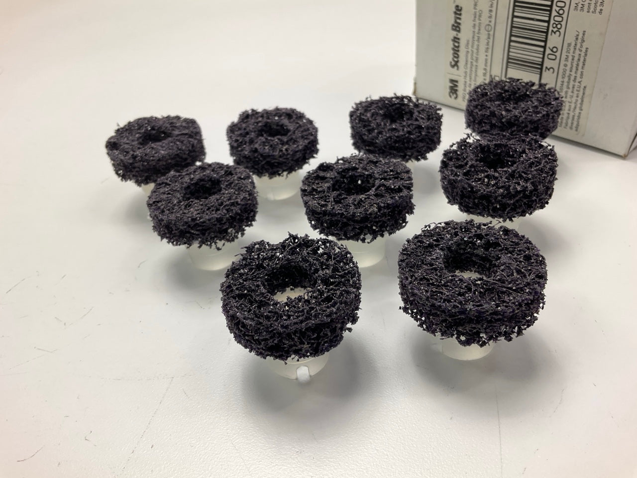 (9) 3M 21713 Scotch-brite Roloc Pro Brake Hub Cleaning Discs, 1-1/2'' X 5/8''