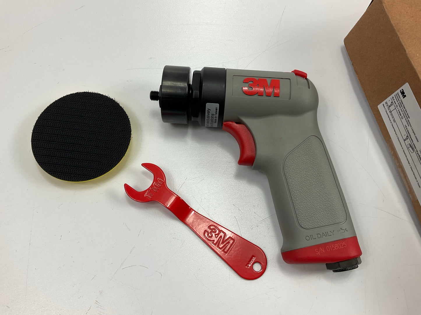 3M 28353 3M Random Orbital Pistol Grip Sander, 3 In, 1/8 In Orbit
