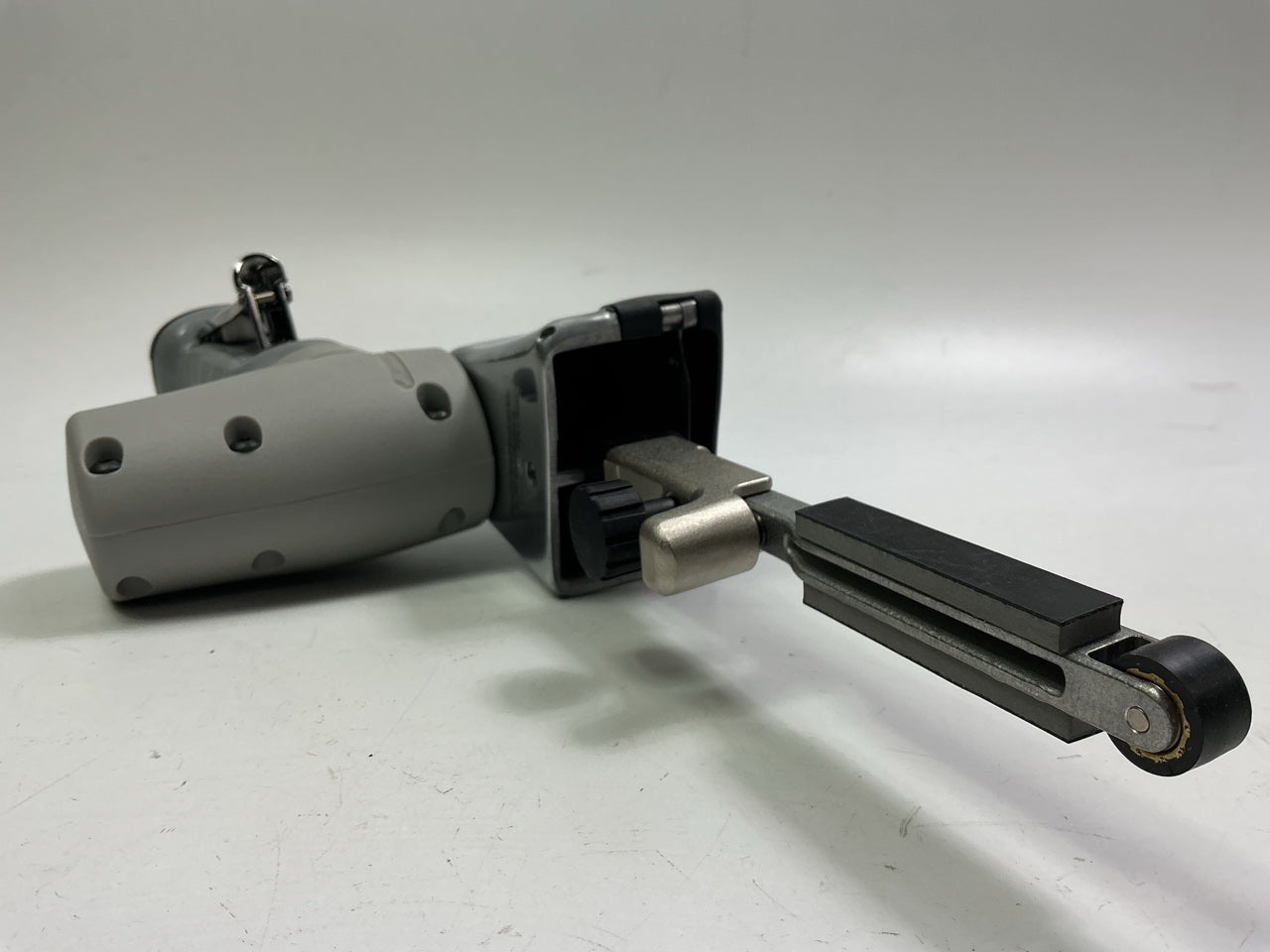3M 28366 Industrial Pneumatic File Belt Sander Tool 1/8-3/4 X 18-24'' 22K RPM