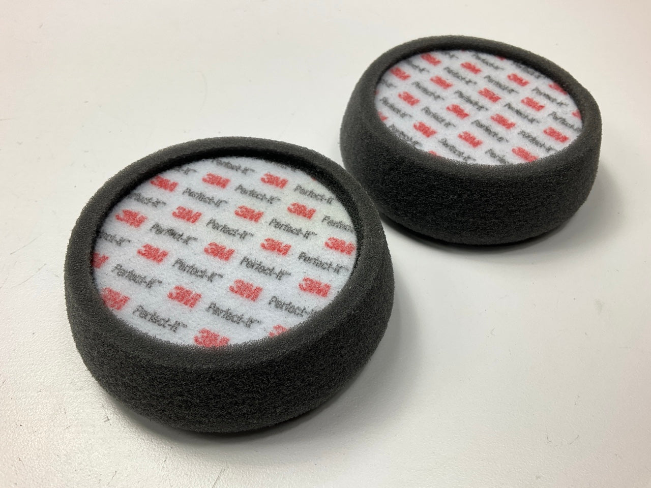 3M 30042 Perfect-It 4'' Single Sided Polishing Foam Pads, Hook And Loop - 2 PACK