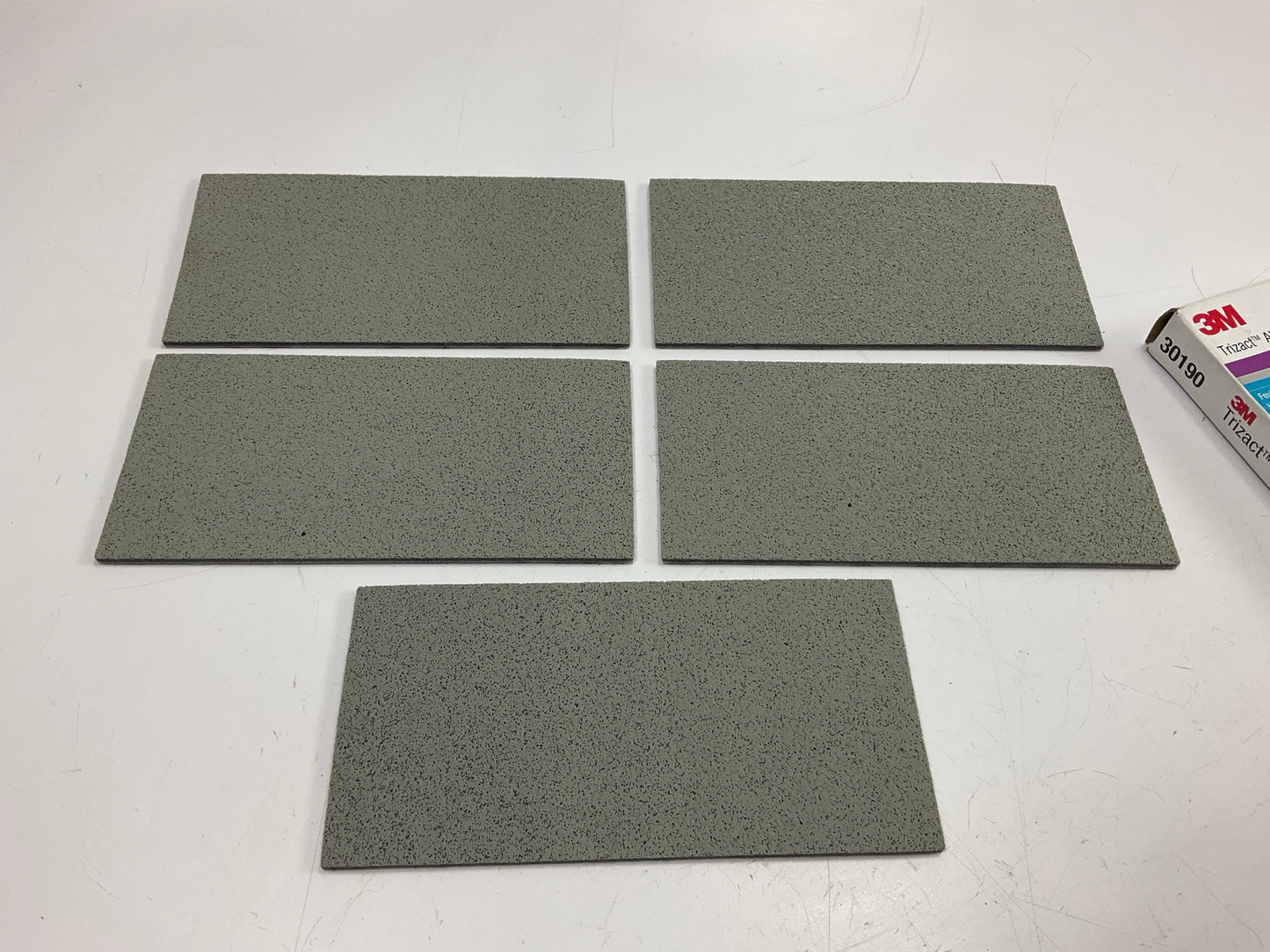 3M 30190 Foam Sheet Trizact Sanding 2-3/4 X 5-1/2 Hookit P3000 5 Sheets Per Pack