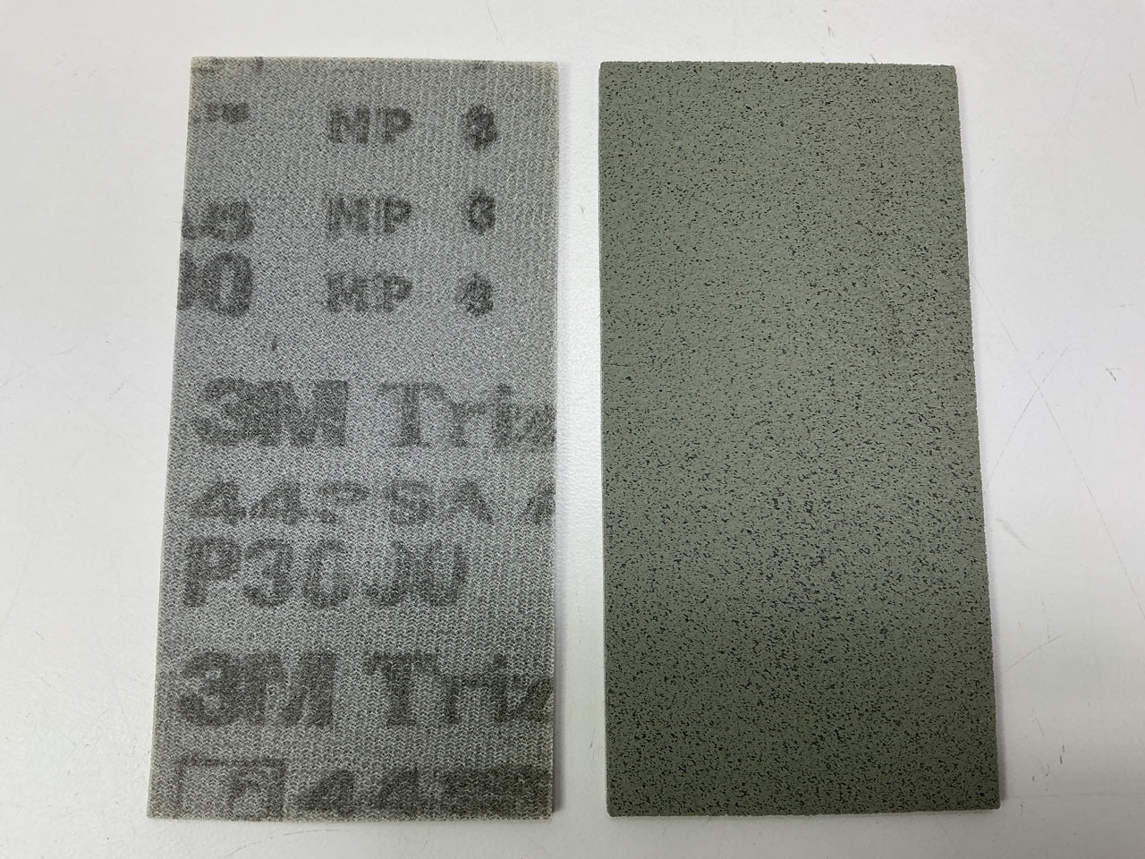 3M 30290 Trizact Hookit 2-3/4'' X 5-1/2'' P3000 Grit Foam Sheets, 15PCS/Box