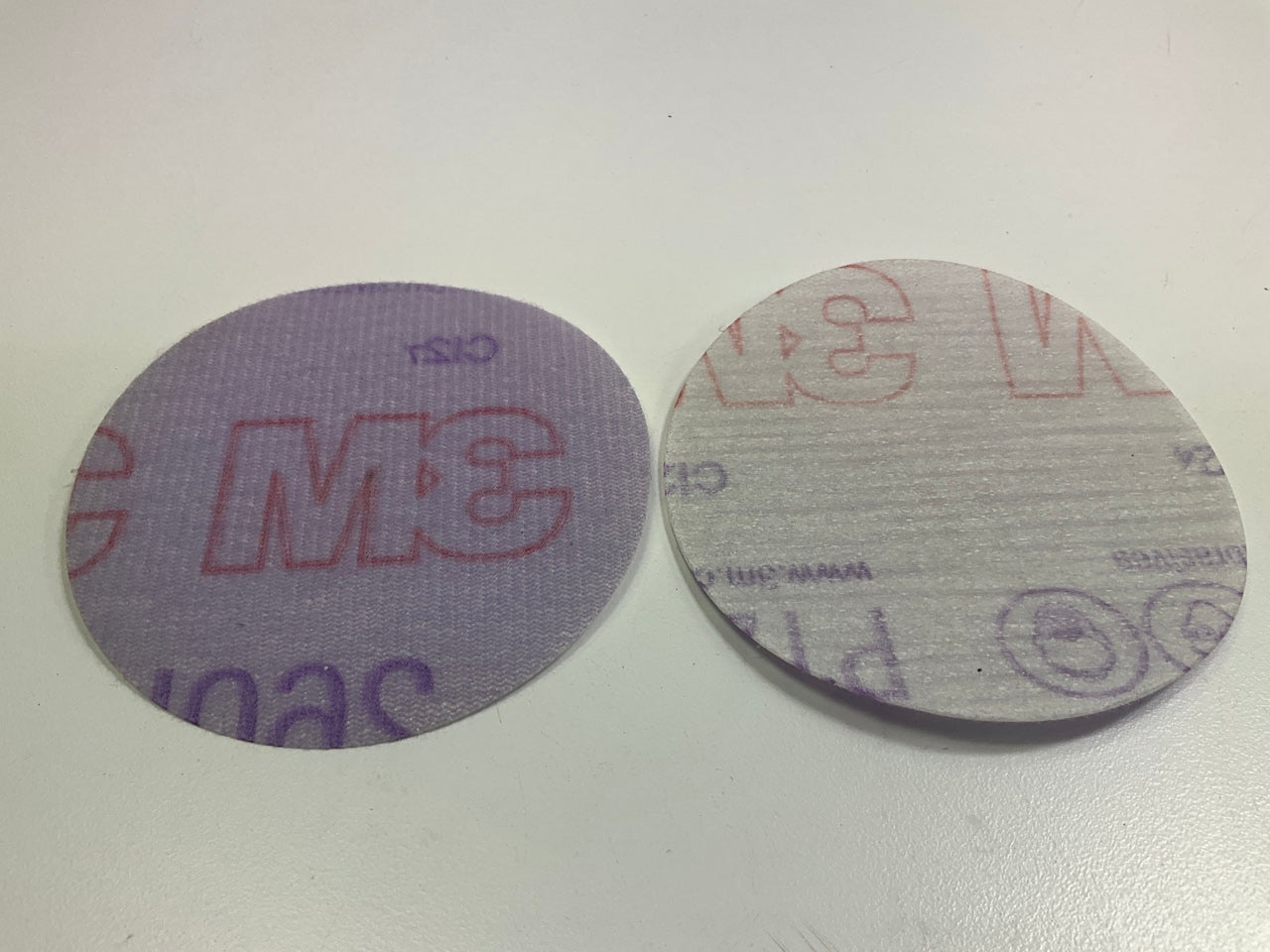 3M 30368 Hookit 3 In. 1200 Grit Purple Finishing Film Sanding Disc (50/Box)