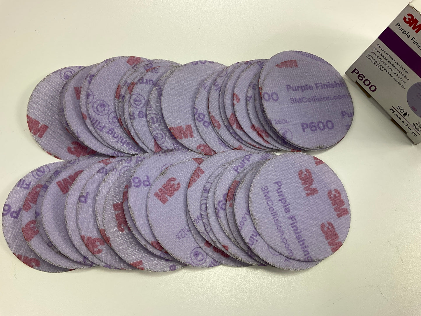 3M 30371 Hookit 3'', 600 Grit Purple Finishing Film Sanding Disc (50/Box)