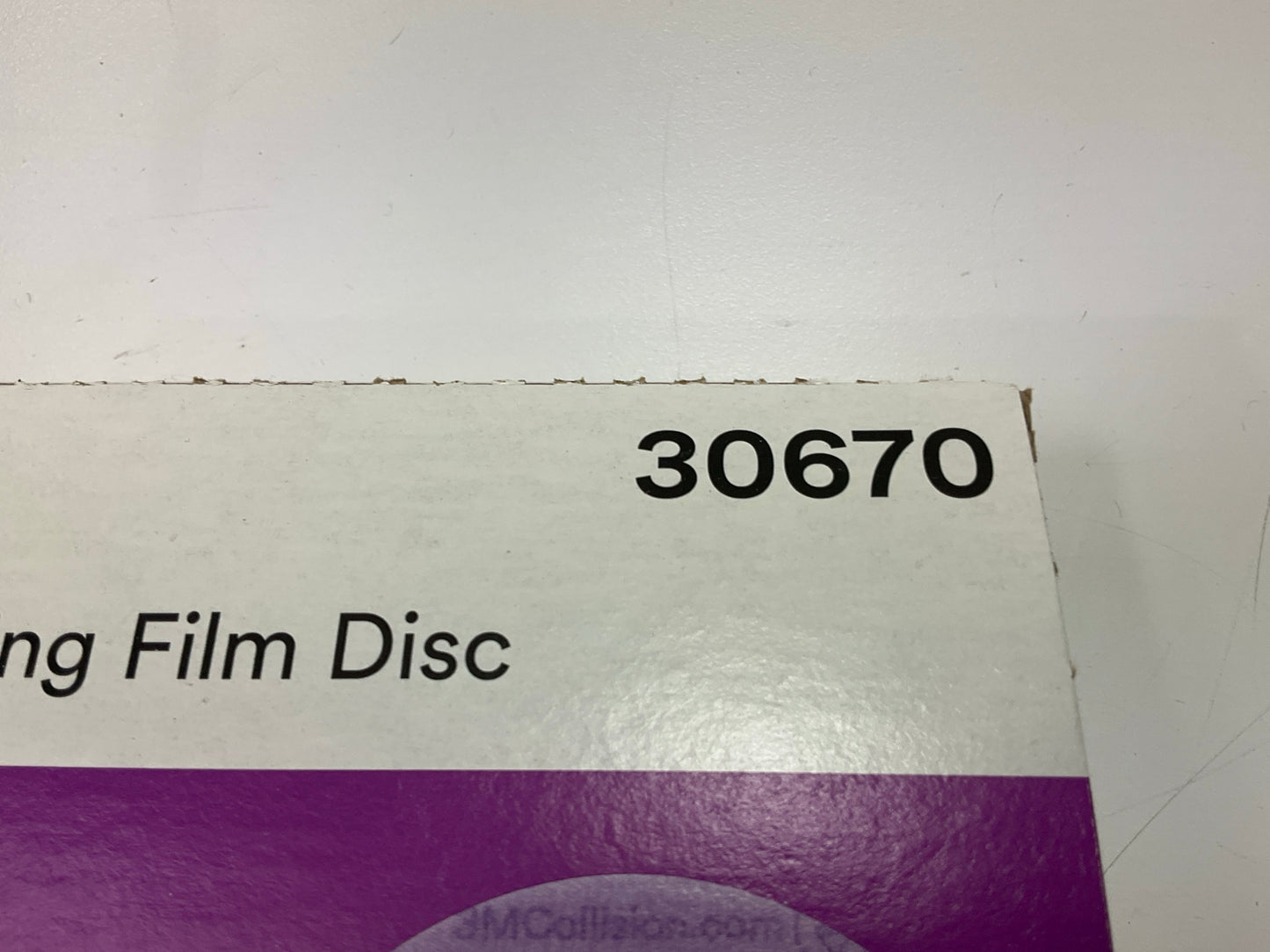 3M 30670 6'' 800 P800 Grit Purple Finishing Film Hookit Sanding Disc, 50 Per Box