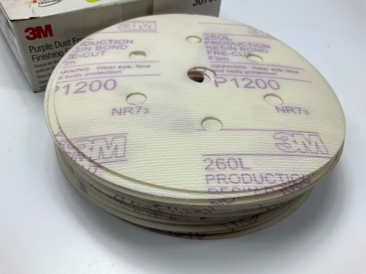 3M 30768 Hookit Purple 6'' P1200 Grit Dust-Free Finishing Film Disc, 50 / Box