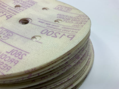 3M 30768 Hookit Purple 6'' P1200 Grit Dust-Free Finishing Film Disc, 50 / Box