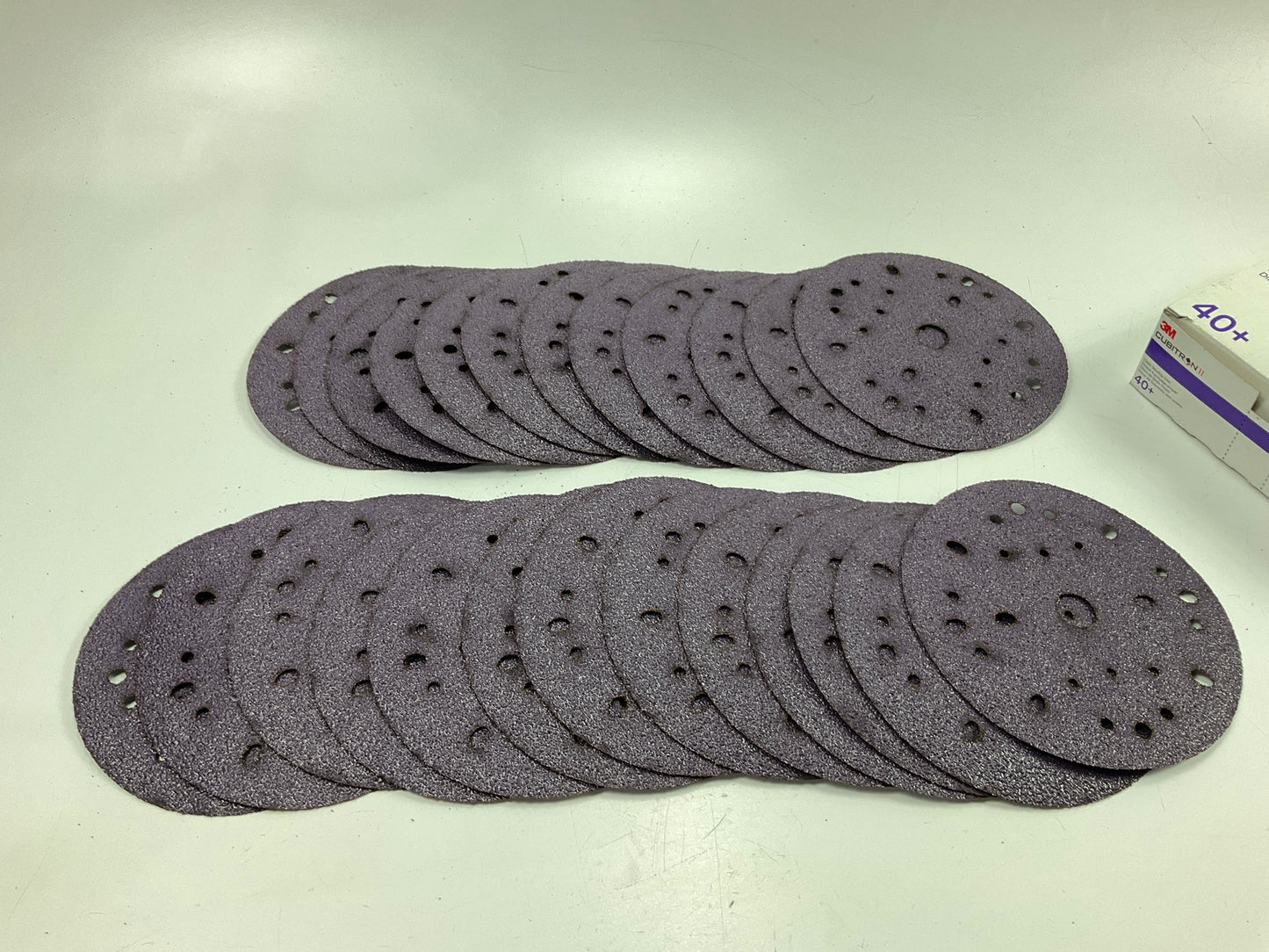 3M 31370 Cubitron II 6'' Clean Sanding Hookit Discs Repair 40 Grit (25 Discs)