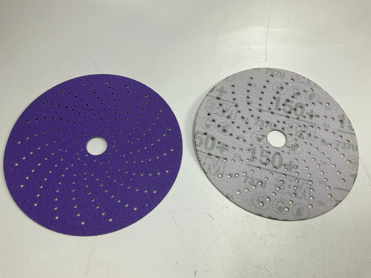 3M 31373 Cubitron II Hookit Clean Sand Sanding Abrasive 6'' 150 Grit, 50 Discs