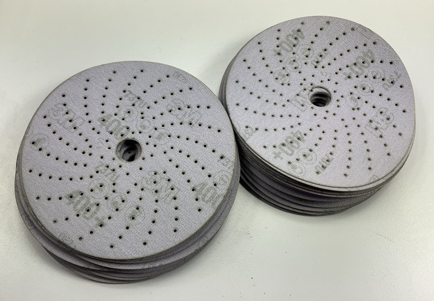 3M 31484 Cubitron II Hookit Clean Sanding Abrasive Disc, 6'' 400+ Grade 50 Discs