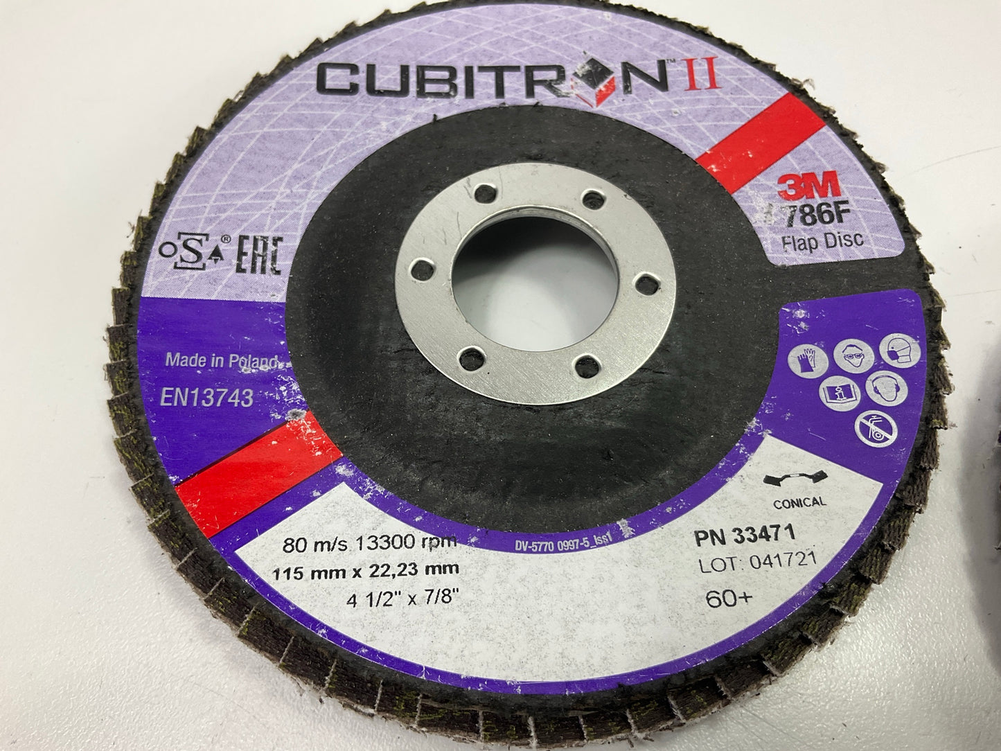 3M 33471 4.5'' 60 Grit Cubitron Flap Disc - Purple, 2 Discs Total