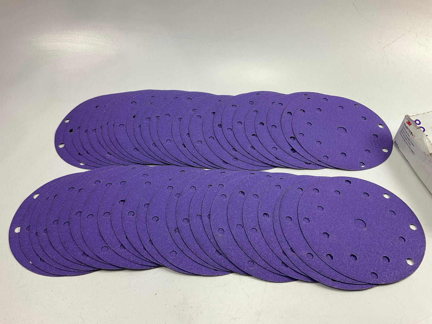 3M 34791 Cubitron II Hook & Loop 80+ Grit 7-1/4'' Clean Sanding Disc (50/Pack)