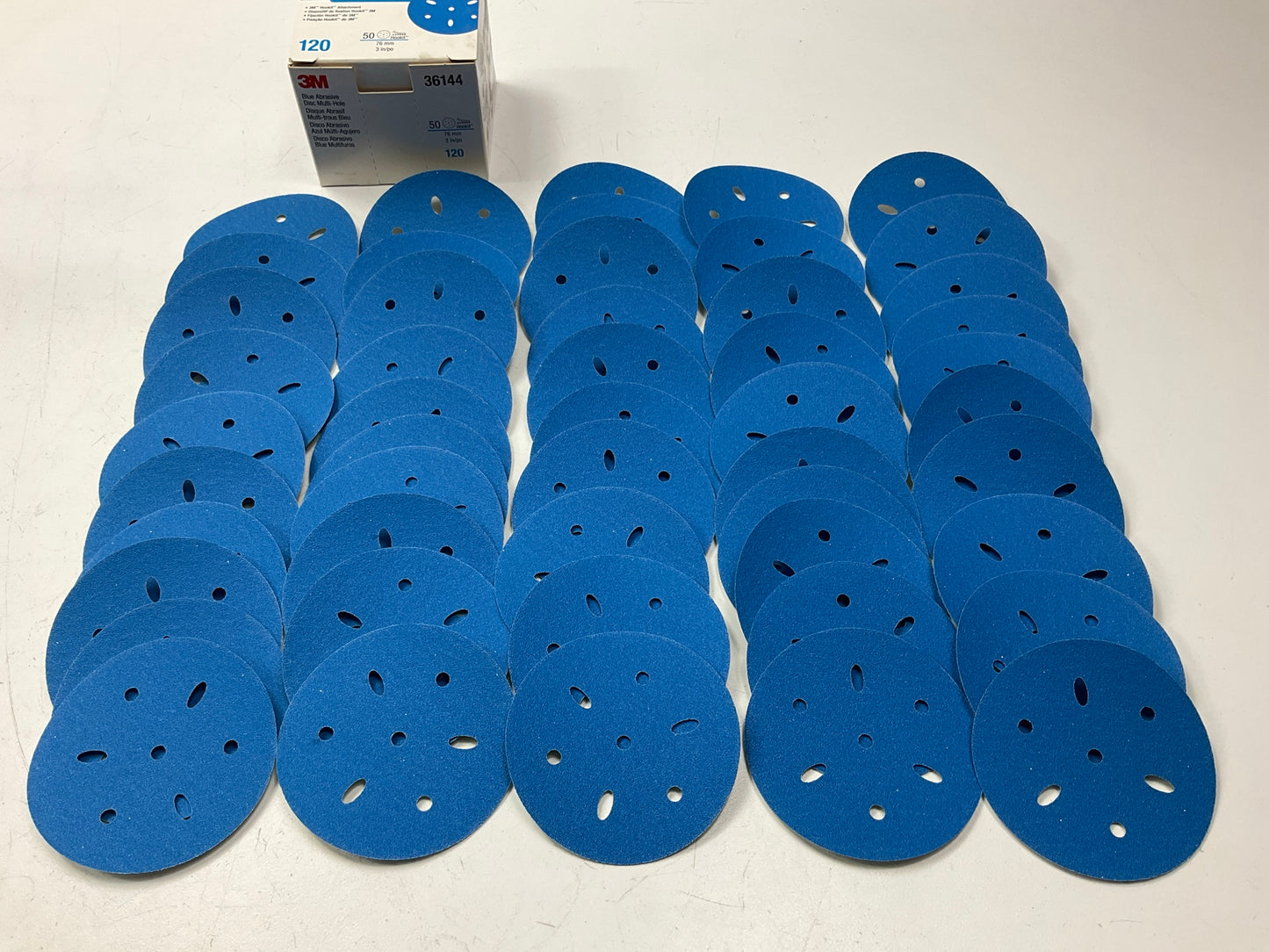 3M 36144 Multi-Hole Hook & Loop 120 Grit 3'' Sanding Disc (50/Pack)