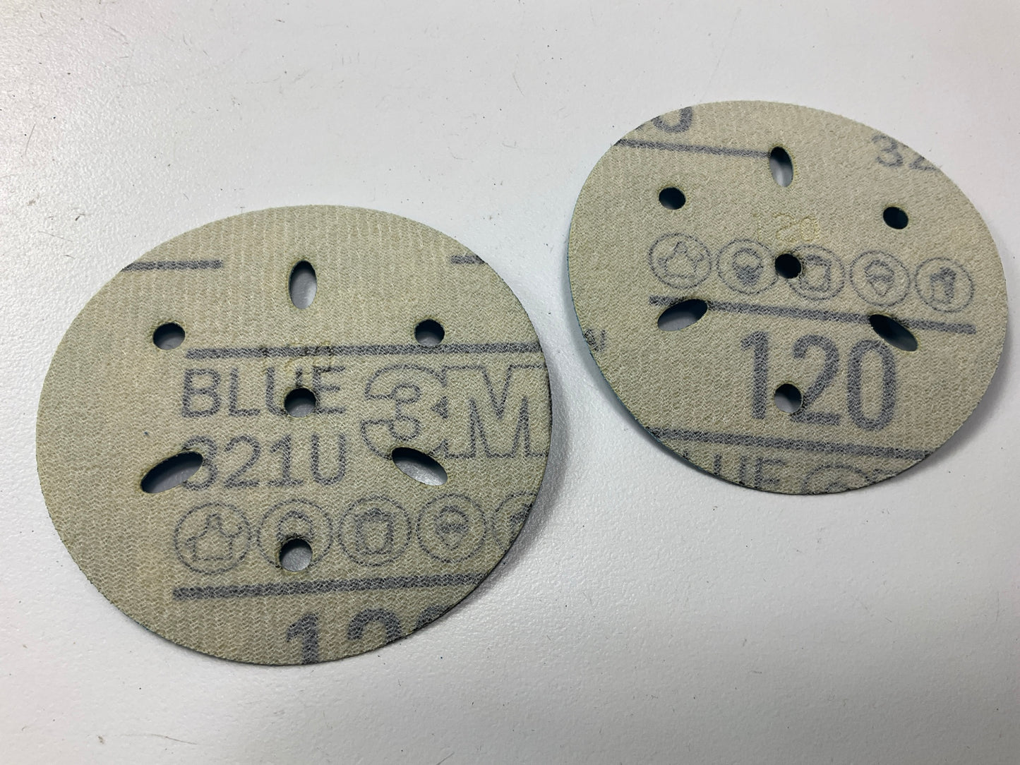 3M 36144 Multi-Hole Hook & Loop 120 Grit 3'' Sanding Disc (50/Pack)