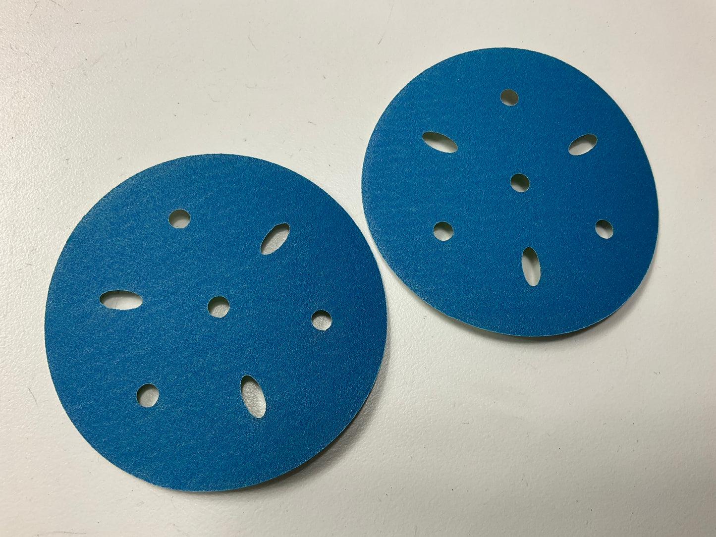 3M 36147 Multi-Hole Hook & Loop 220 Grit 3'' Sanding Disc (50/Pack)