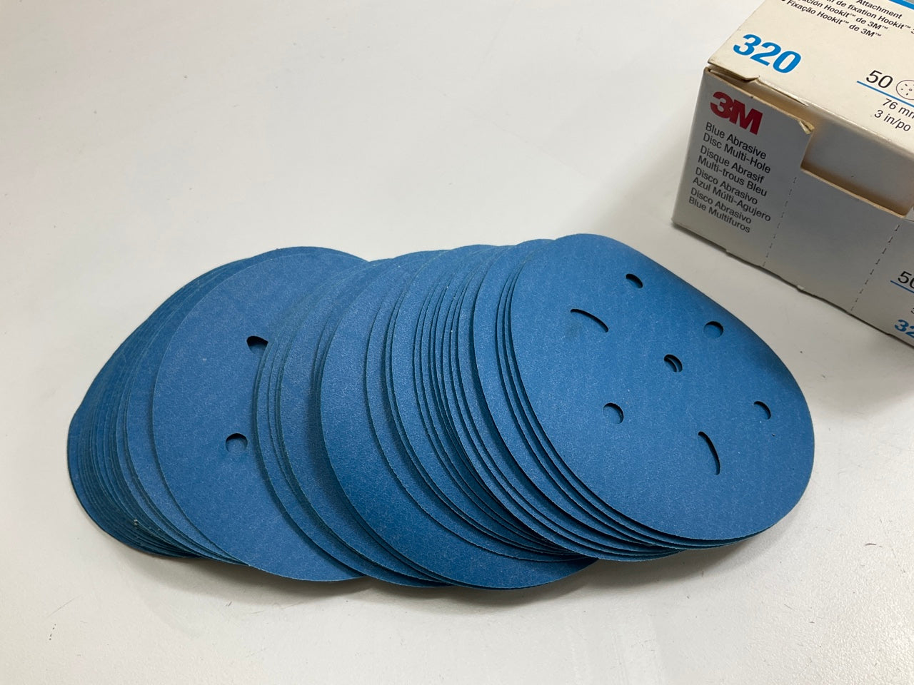 3M 36150 Multi-Hole Hook & Loop 320 Grit 3'' Sanding Abrasive Disc (50/Pack)