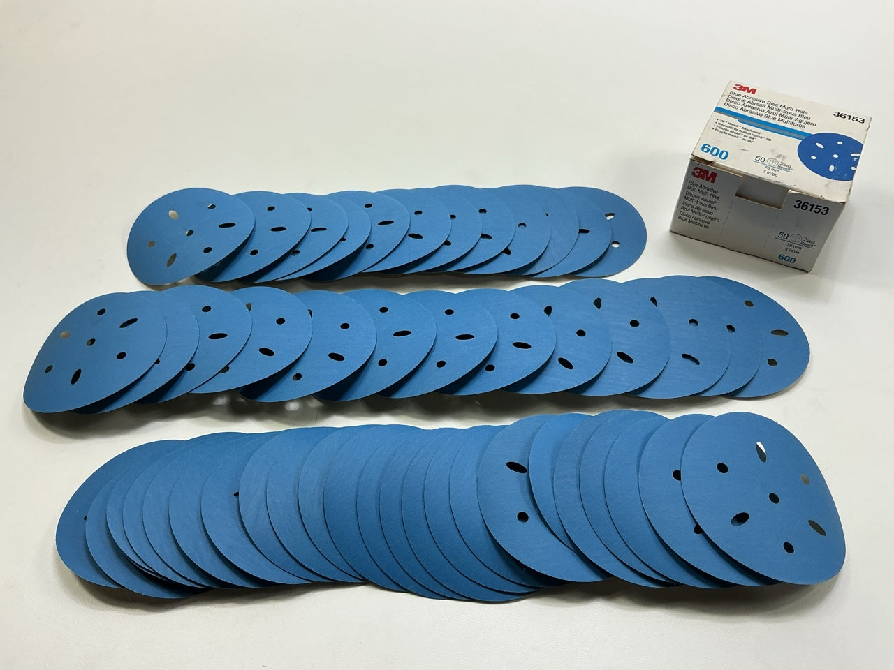 3M 36153 Multi-Hole Hook & Loop 600 Grit 3'' Sanding Discs (49/Pack)