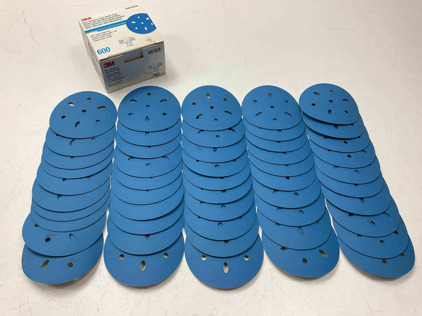 3M 36153 Multi-Hole Hook & Loop 600 Grit 3'' Sanding Discs (50/Pack)