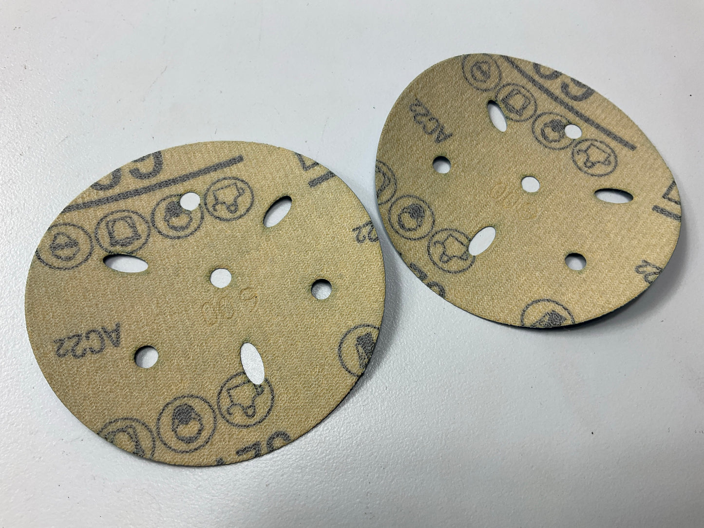 3M 36153 Multi-Hole Hook & Loop 600 Grit 3'' Sanding Discs (50/Pack)